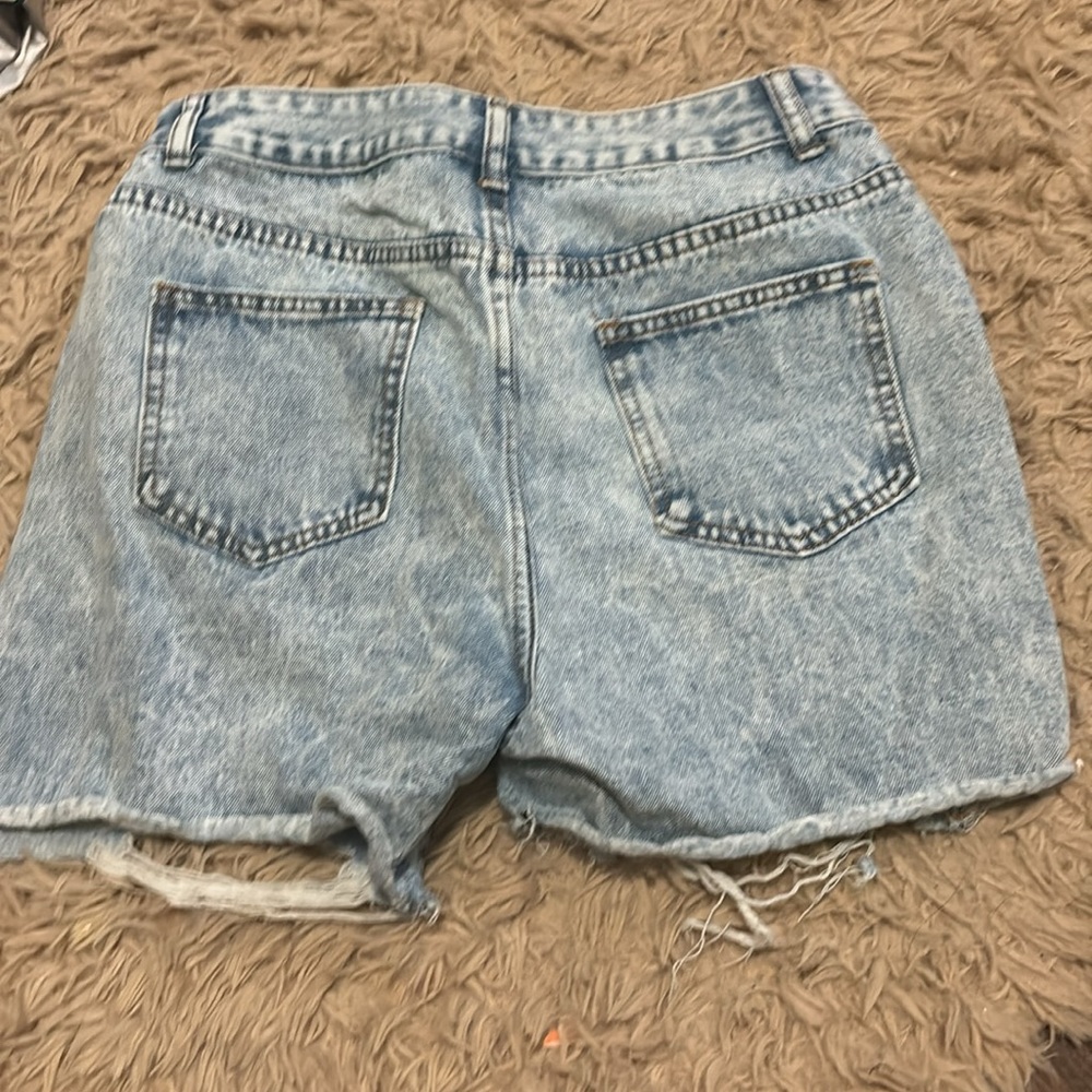 Shorts - Picture 2 of 2